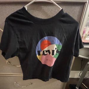 Levi’s tee